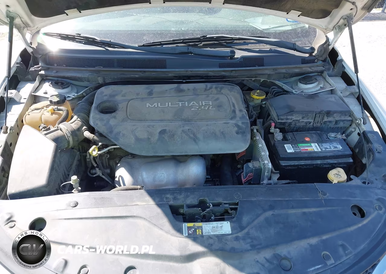 2015 Chrysler 200 Limited VIN:1C3CCCABXFN595932 - 10