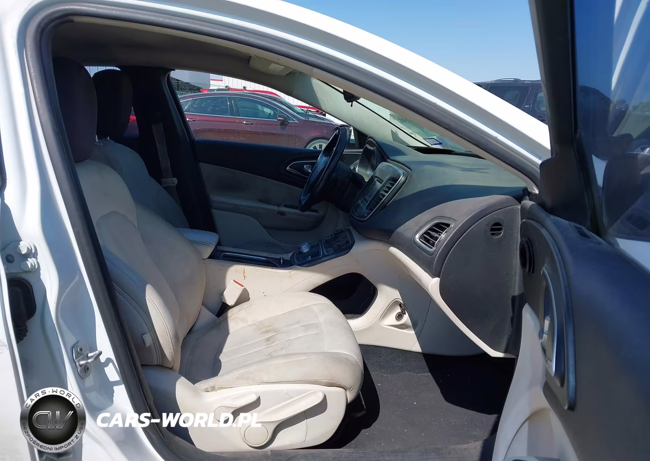 2015 Chrysler 200 Limited VIN:1C3CCCABXFN595932 - 5