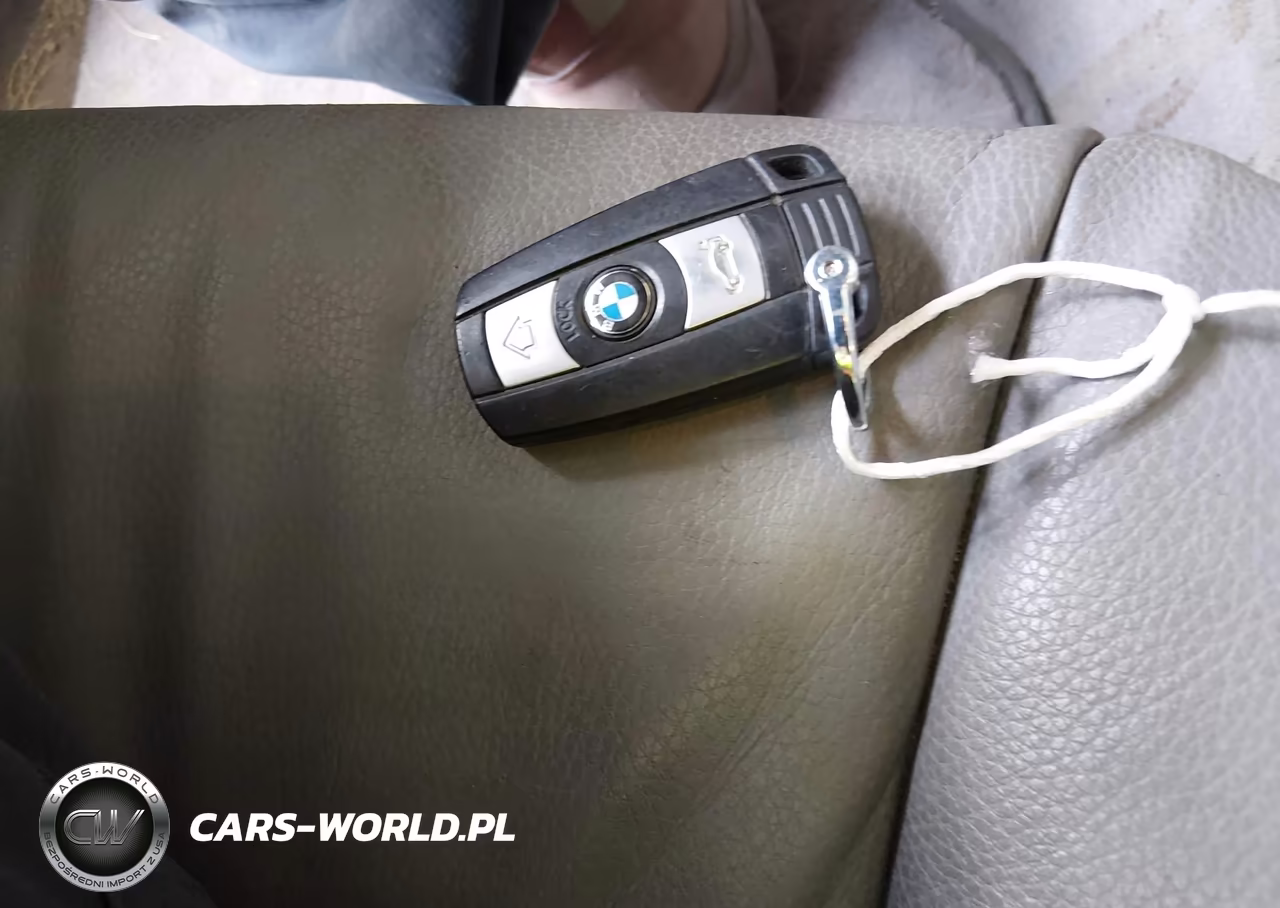 2007 BMW 530I VIN:WBANE73547CM57858 - 11