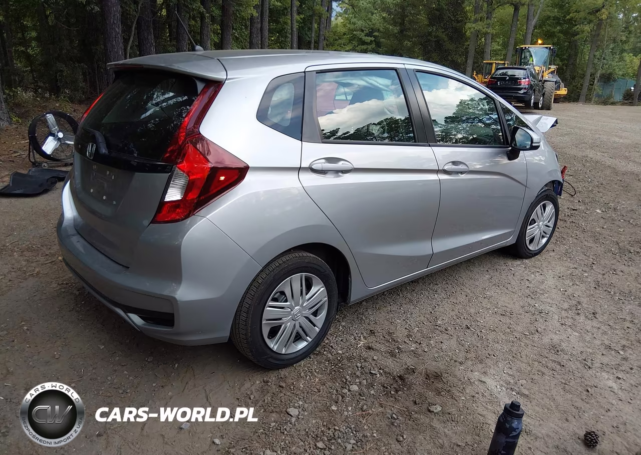2019 Honda Fit Lx VIN:3HGGK5H49KM737910 - 4