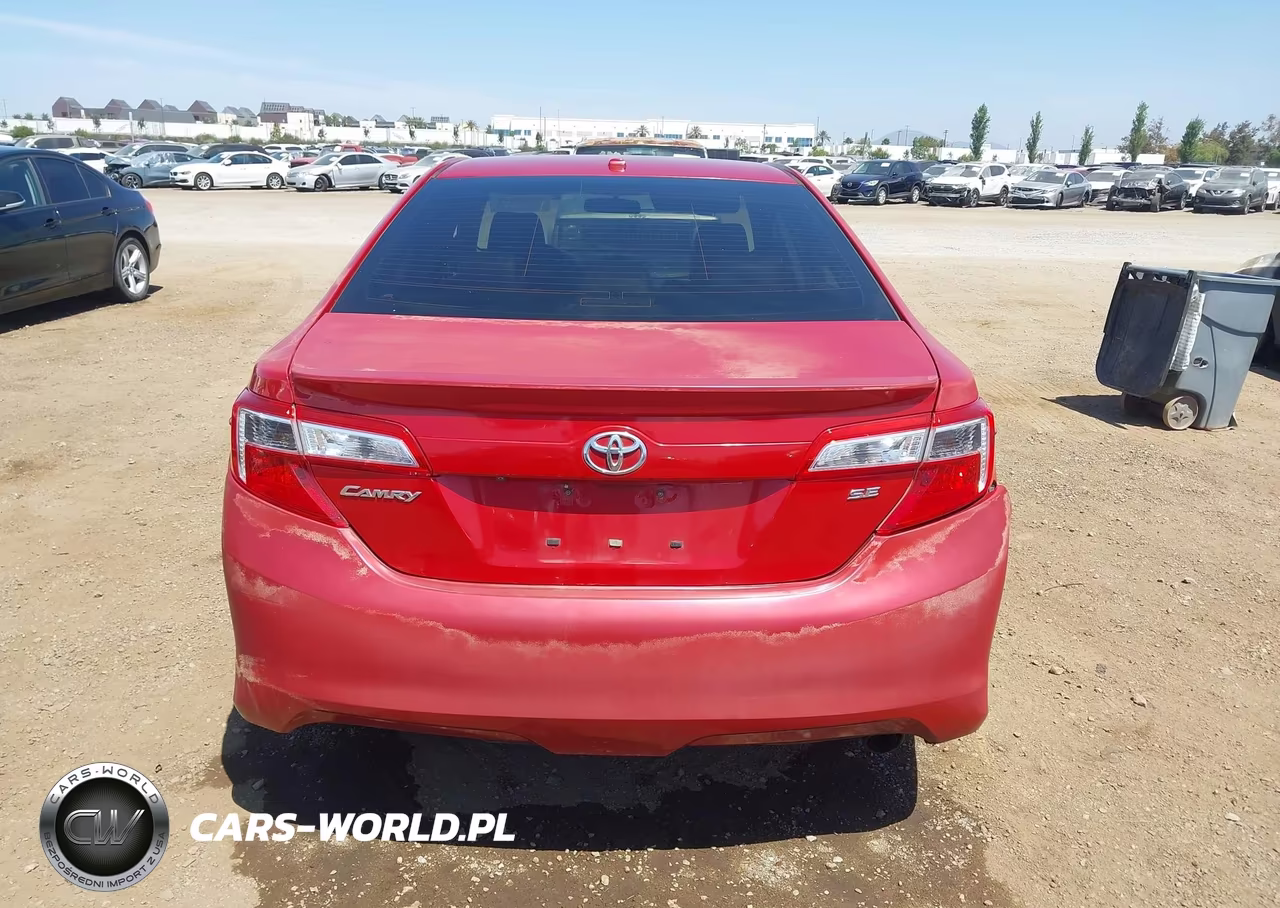 2014 Toyota Camry Se Sport VIN:4T1BF1FK3EU824463 - 16