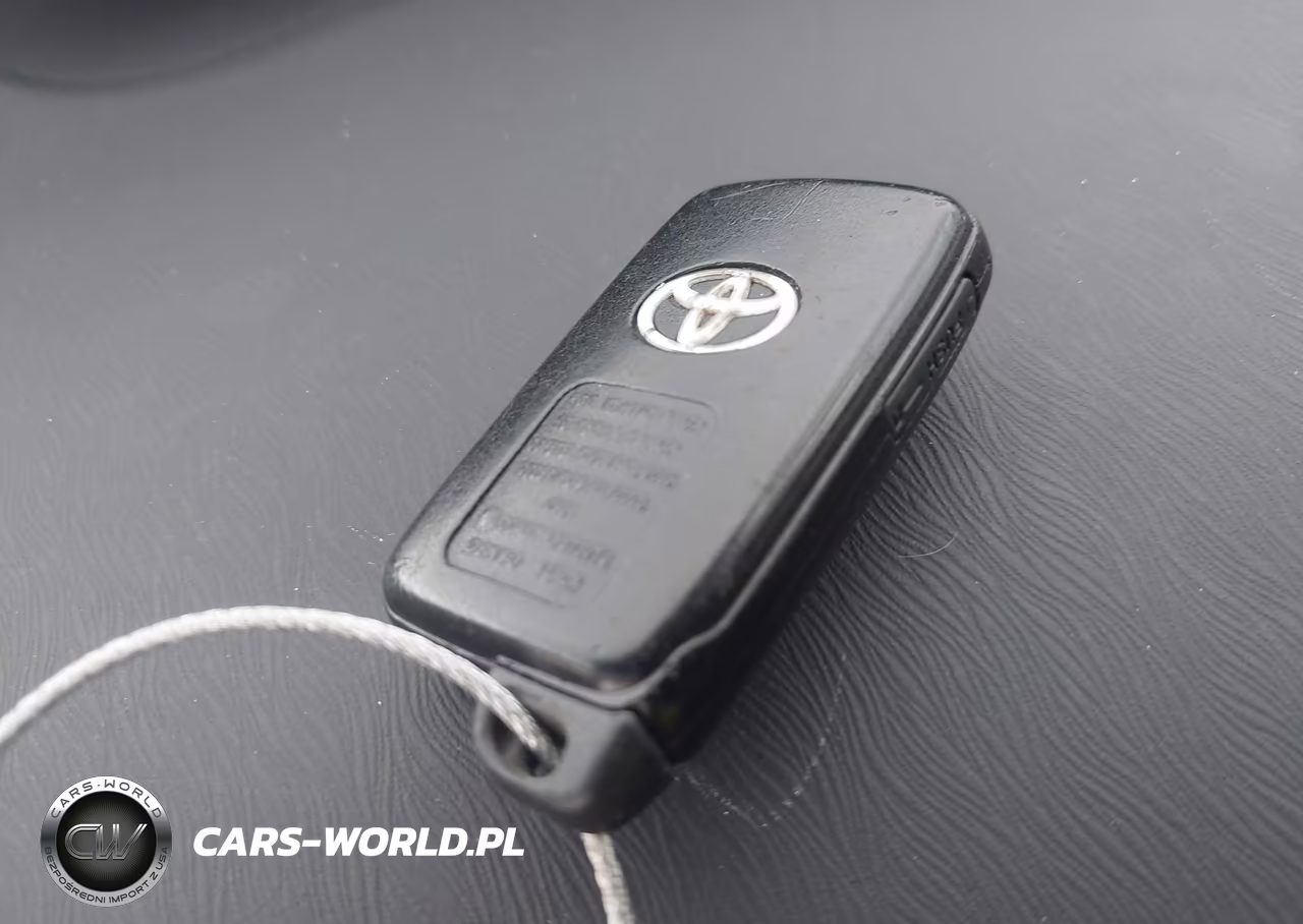 2013 Toyota Prius Three VIN:JTDKN3DU2D5549989 - 11