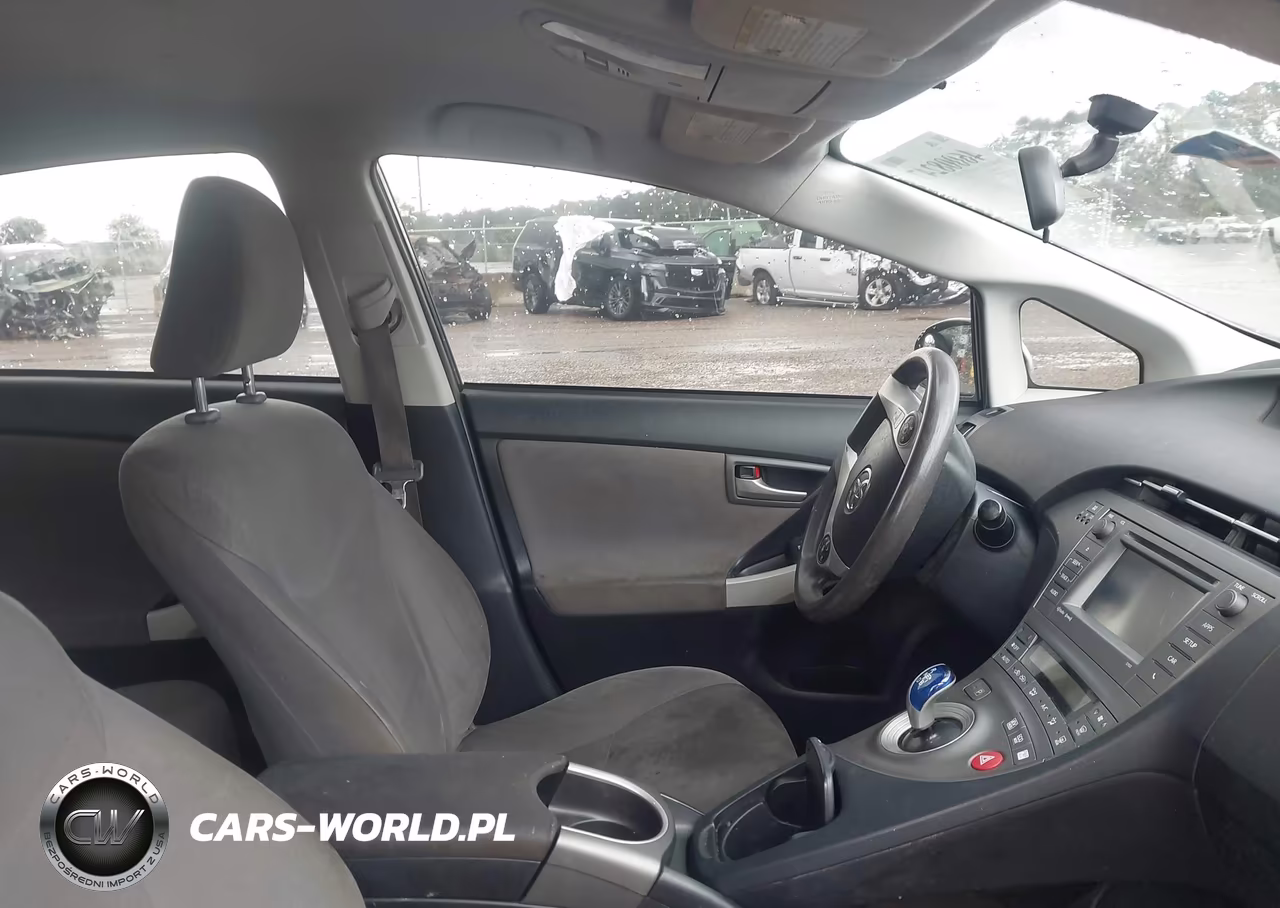 2013 Toyota Prius Three VIN:JTDKN3DU2D5549989 - 5