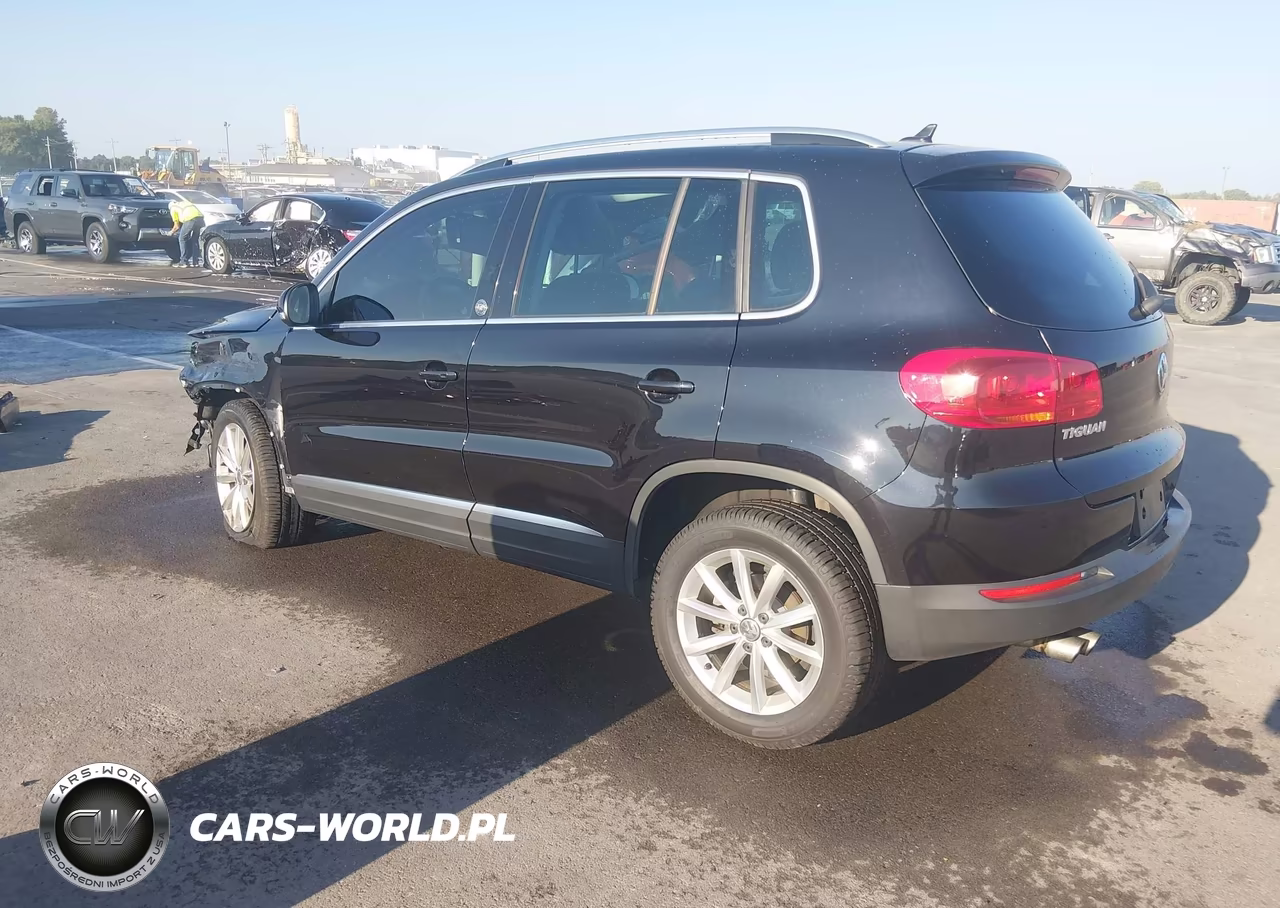2017 Volkswagen Tiguan 2.0T Wolfsburg Edition VIN:WVGRV7AX3HW502244 - 3