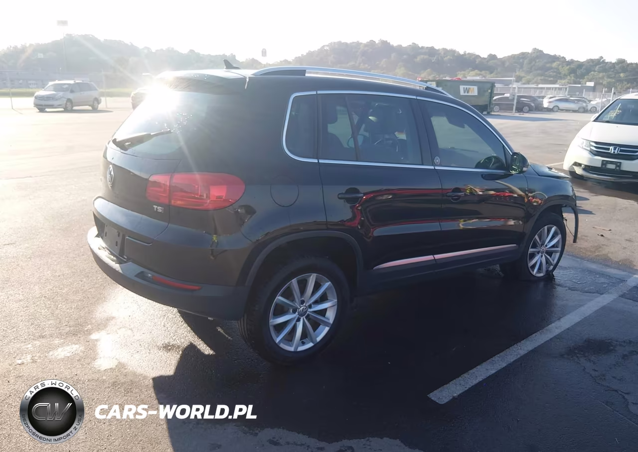 2017 Volkswagen Tiguan 2.0T Wolfsburg Edition VIN:WVGRV7AX3HW502244 - 4