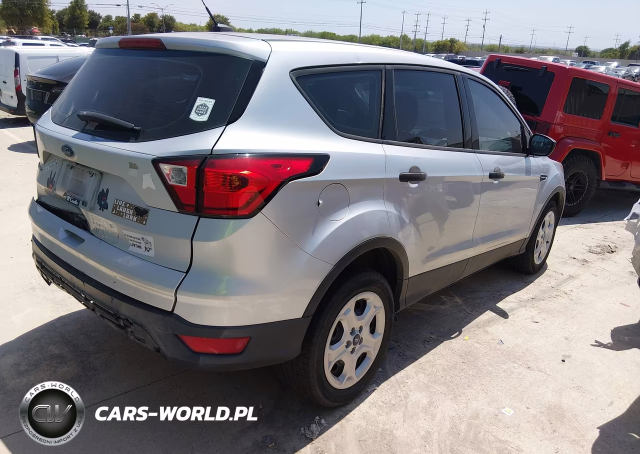 2019 Ford Escape S VIN:1FMCU0F71KUC52241 - 4
