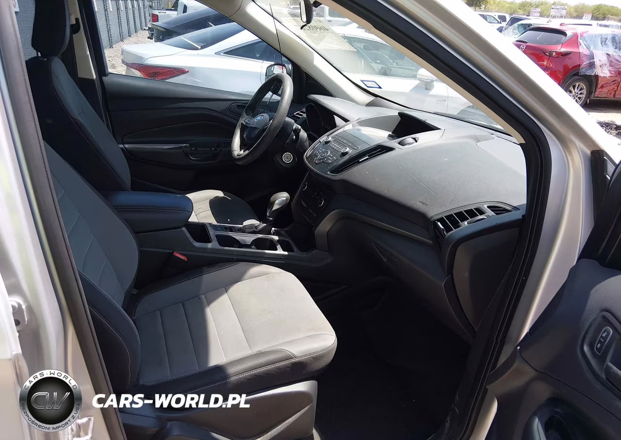 2019 Ford Escape S VIN:1FMCU0F71KUC52241 - 5