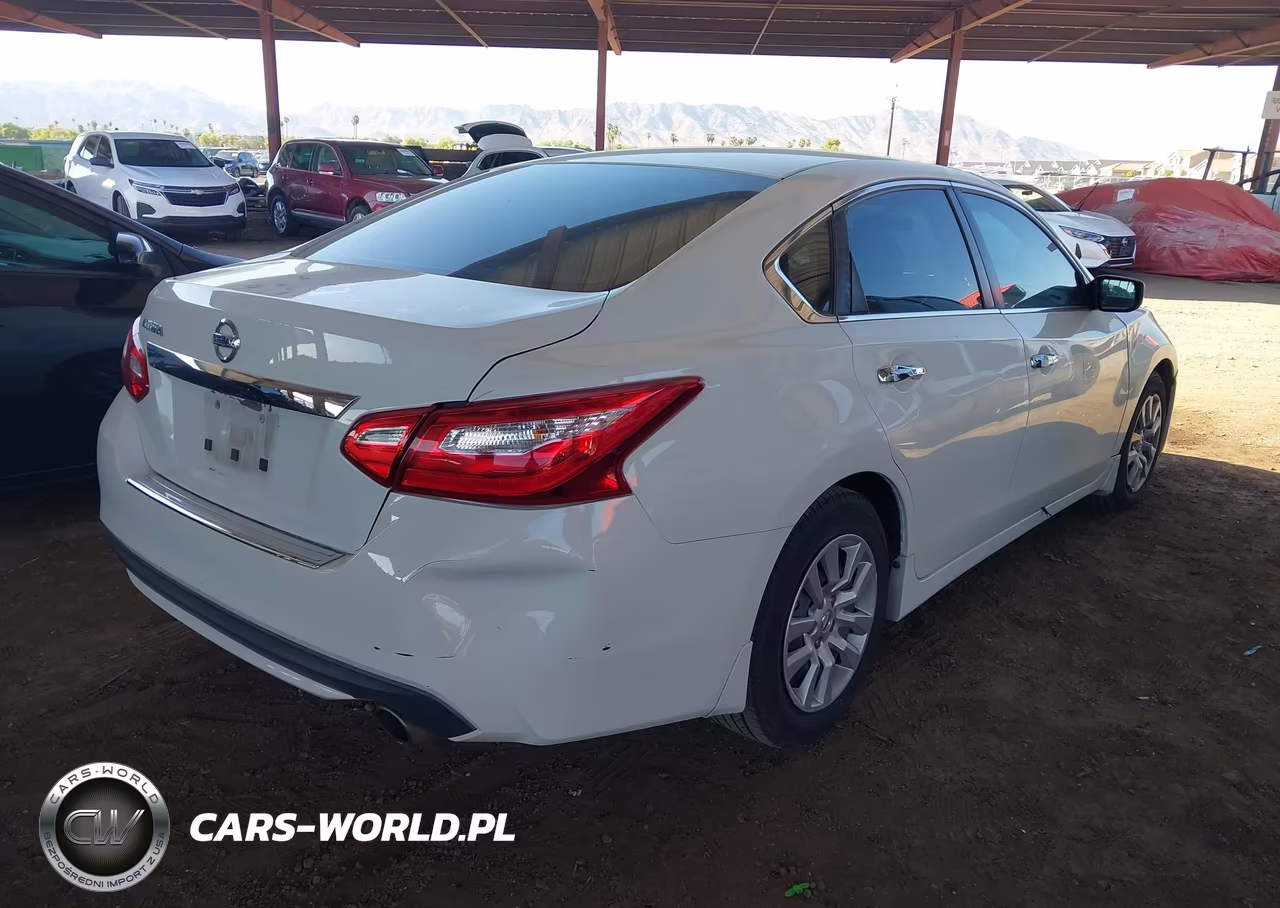2017 Nissan Altima 2.5 S VIN:1N4AL3AP2HN318229 - 4