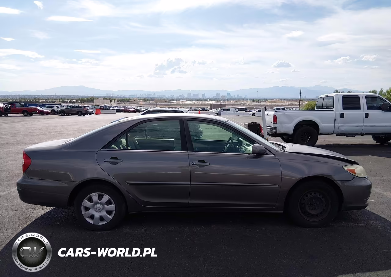 2003 Toyota Camry Le VIN:4T1BE32K73U739711 - 13