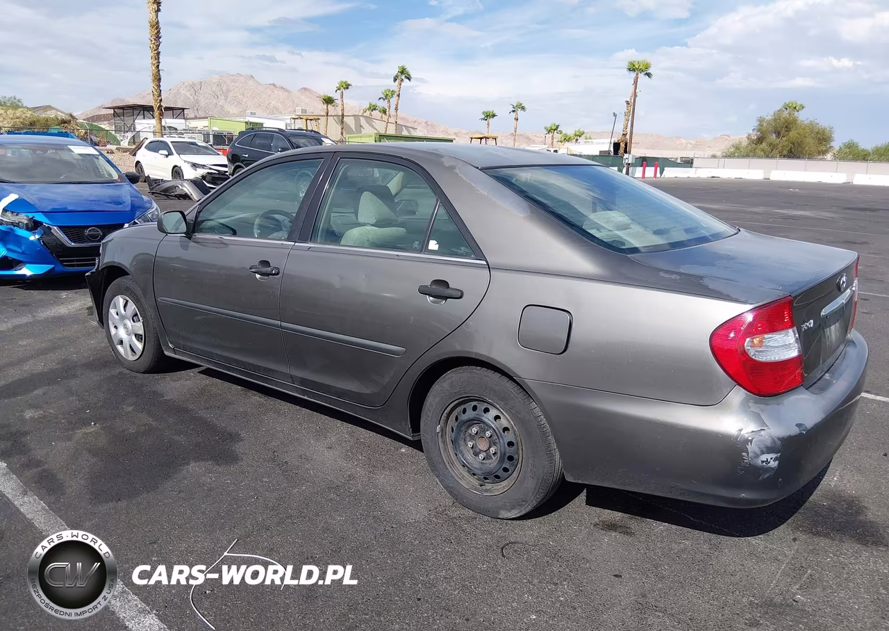 2003 Toyota Camry Le VIN:4T1BE32K73U739711 - 3