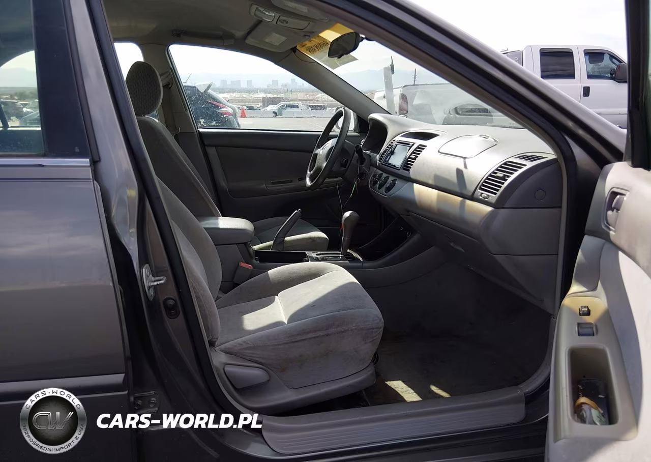 2003 Toyota Camry Le VIN:4T1BE32K73U739711 - 5