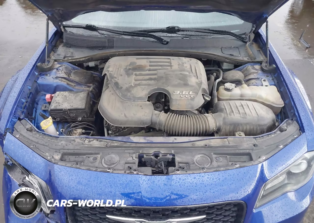 2019 Chrysler 300 Touring VIN:2C3CCAAG1KH728838 - 10