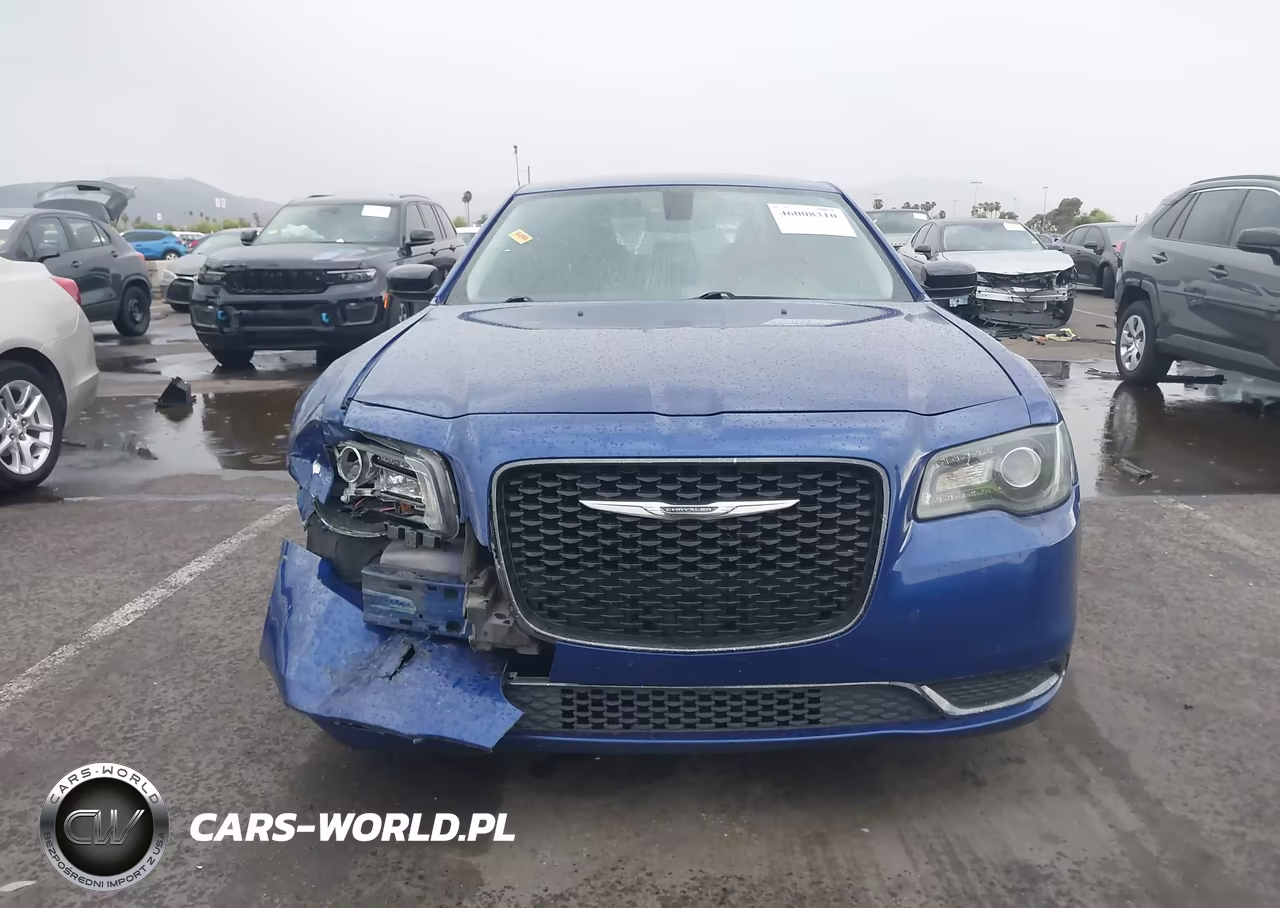 2019 Chrysler 300 Touring VIN:2C3CCAAG1KH728838 - 12