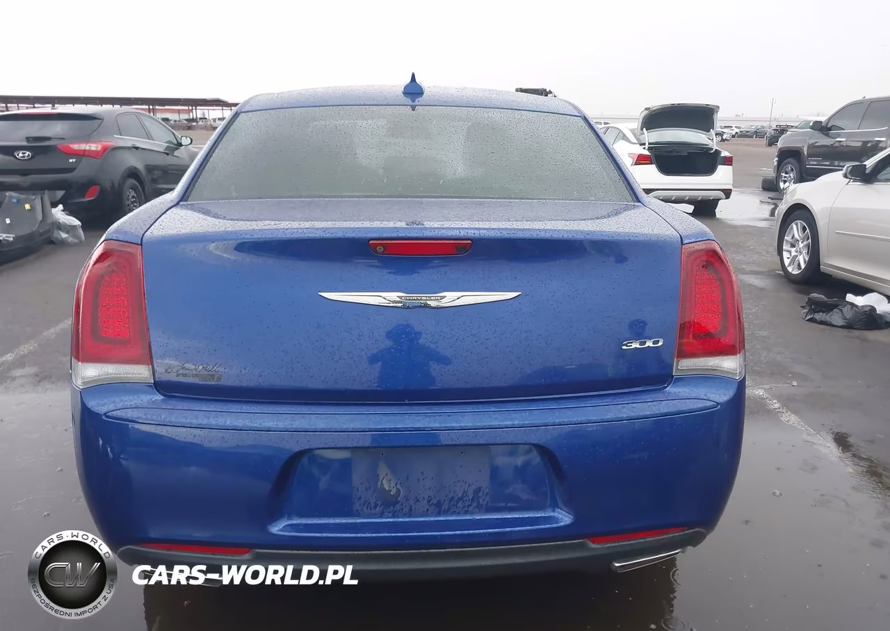 2019 Chrysler 300 Touring VIN:2C3CCAAG1KH728838 - 16