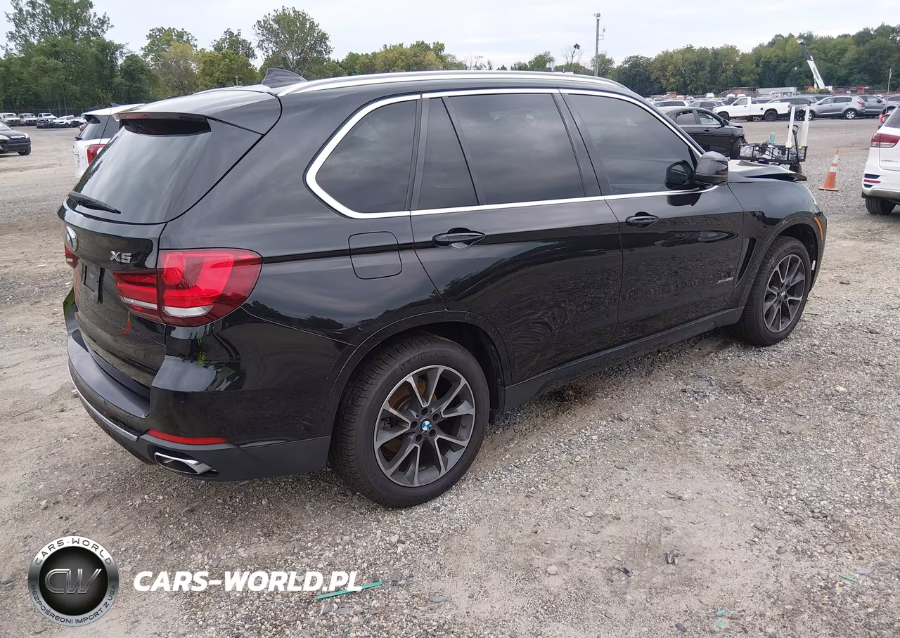 2018 BMW X5 xDrive35I VIN:5UXKR0C54J0Y05330 - 4