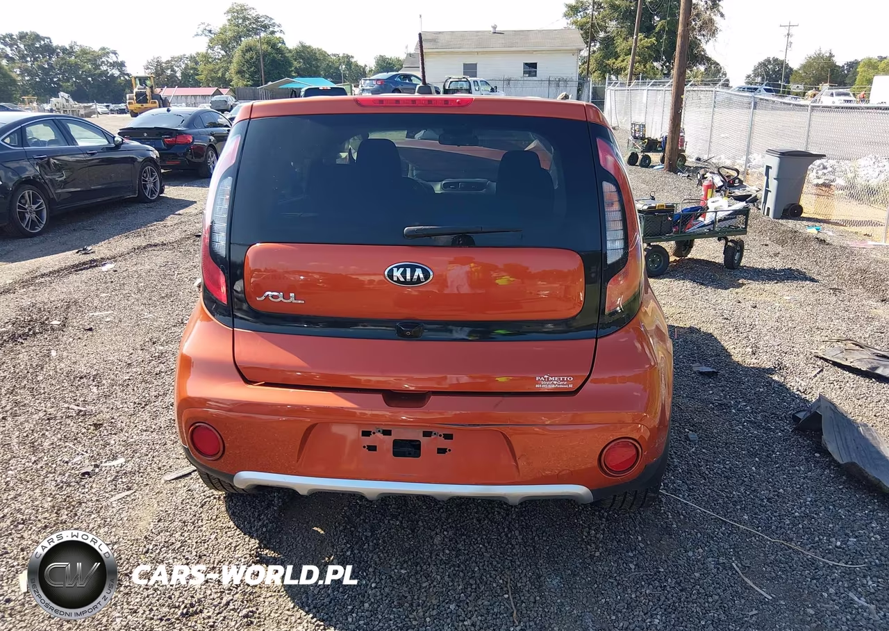 2018 Kia Soul + VIN:KNDJP3A57J7596387 - 16