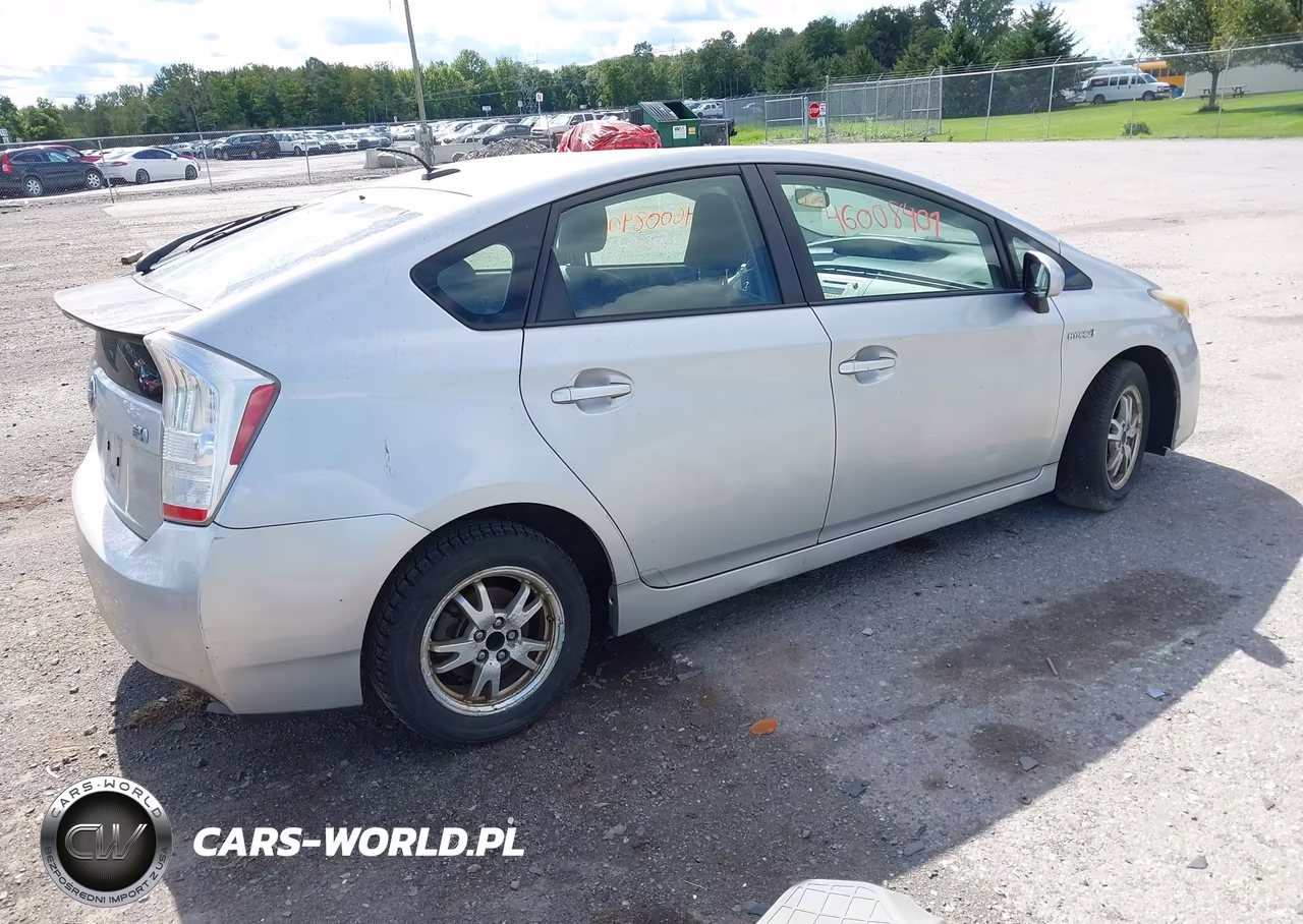 2010 Toyota Prius Iii VIN:JTDKN3DU6A0136580 - 4