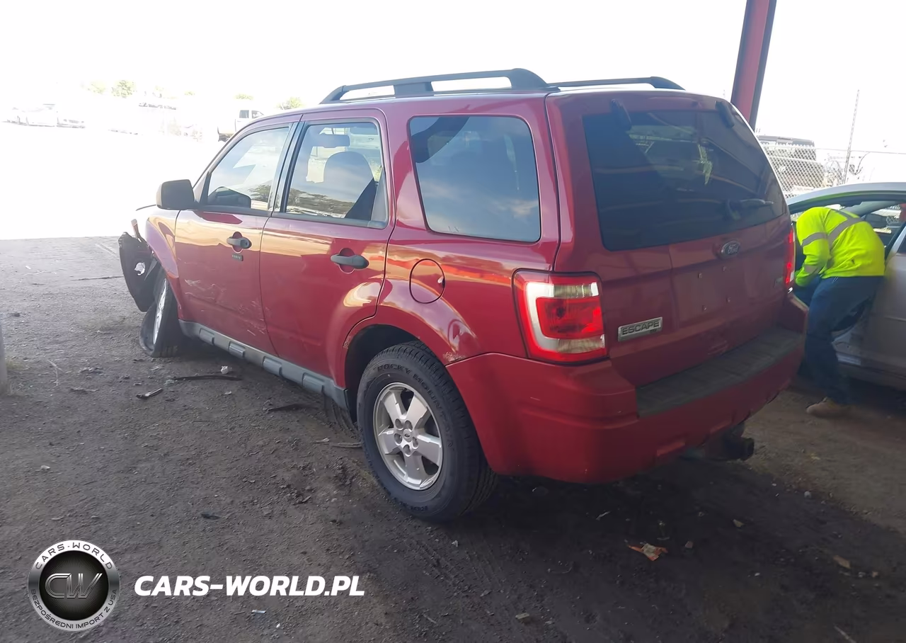2010 Ford Escape Xlt VIN:1FMCU0DG1AKA36144 - 3