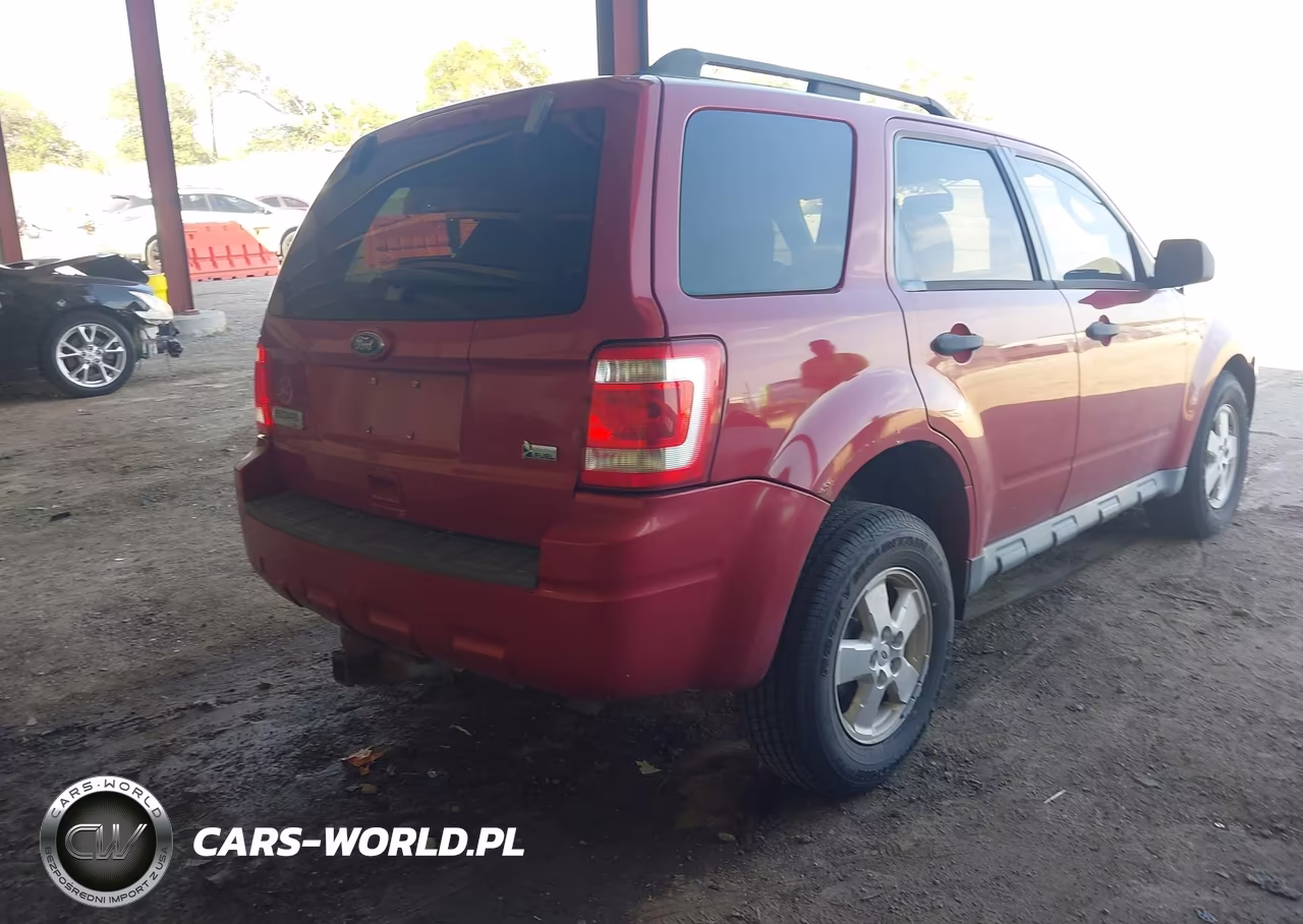 2010 Ford Escape Xlt VIN:1FMCU0DG1AKA36144 - 4