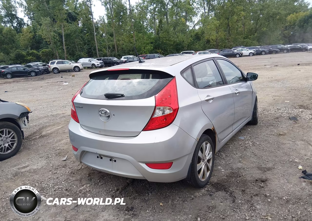 2012 Hyundai Accent Se VIN:KMHCU5AE5CU006281 - 4