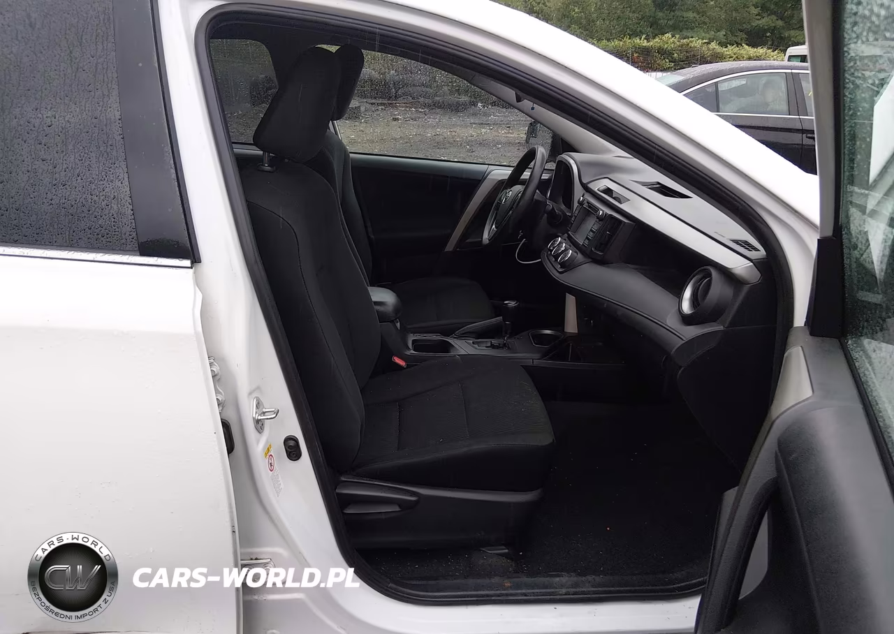 2018 Toyota Rav4 Le VIN:2T3BFREV3JW752837 - 5