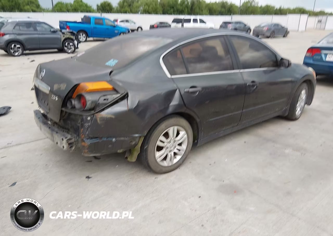 2011 Nissan Altima 2.5 S VIN:1N4AL2AP4BN472586 - 4