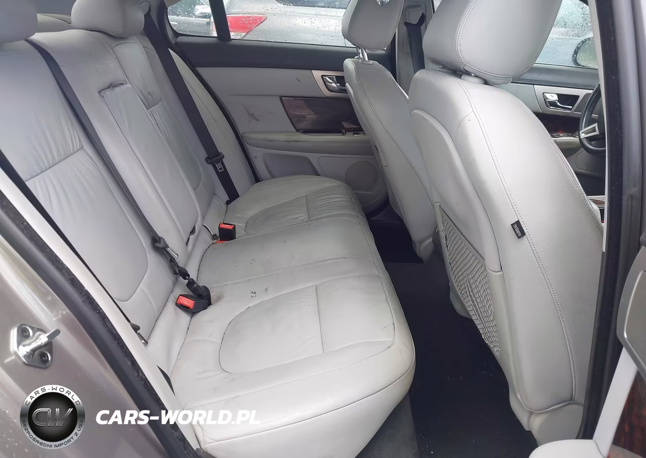 2011 Jaguar Xf VIN:SAJWA0FB2BLR91849 - 8