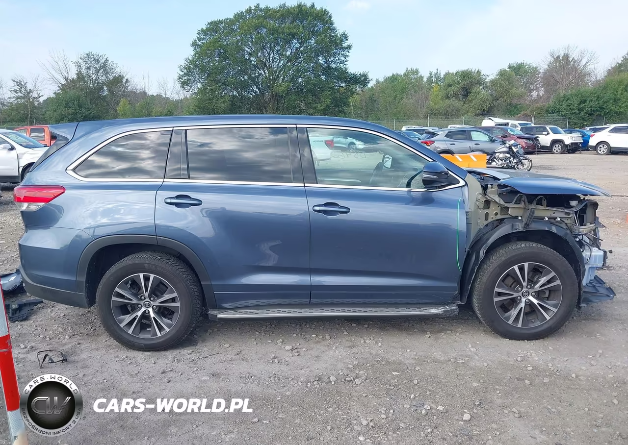 2018 Toyota Highlander Le VIN:5TDZARFH2JS035773 - 14
