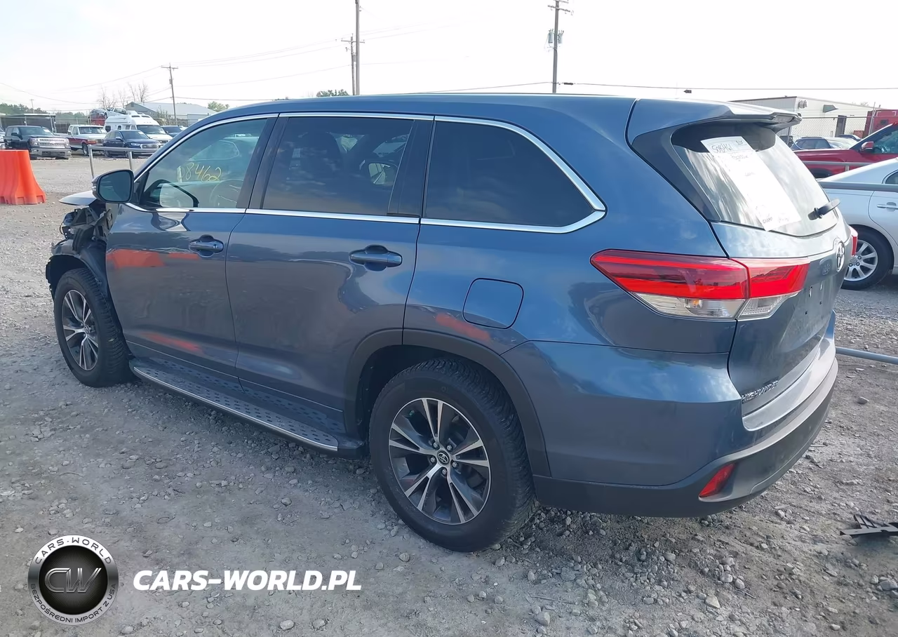 2018 Toyota Highlander Le VIN:5TDZARFH2JS035773 - 3
