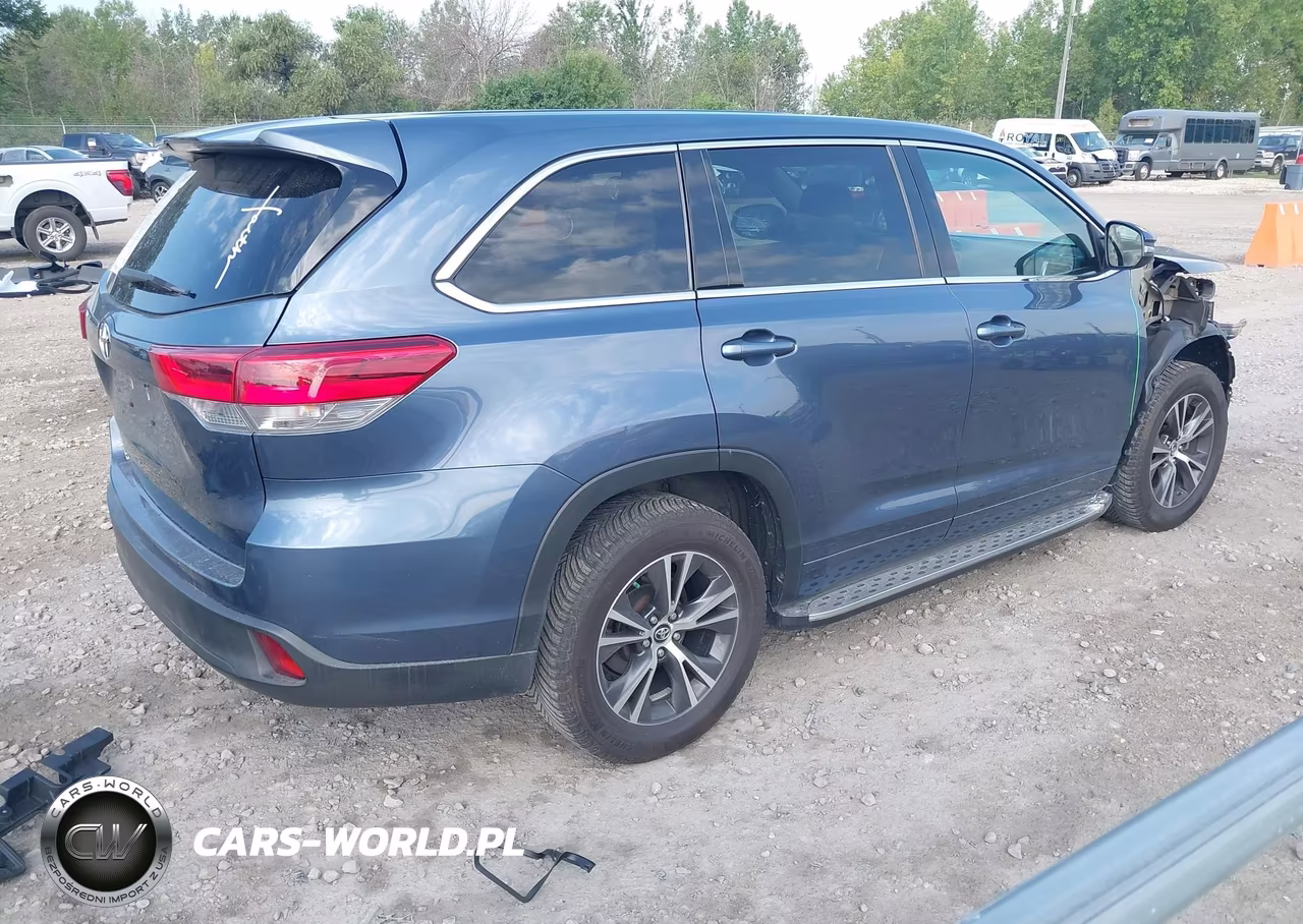 2018 Toyota Highlander Le VIN:5TDZARFH2JS035773 - 4