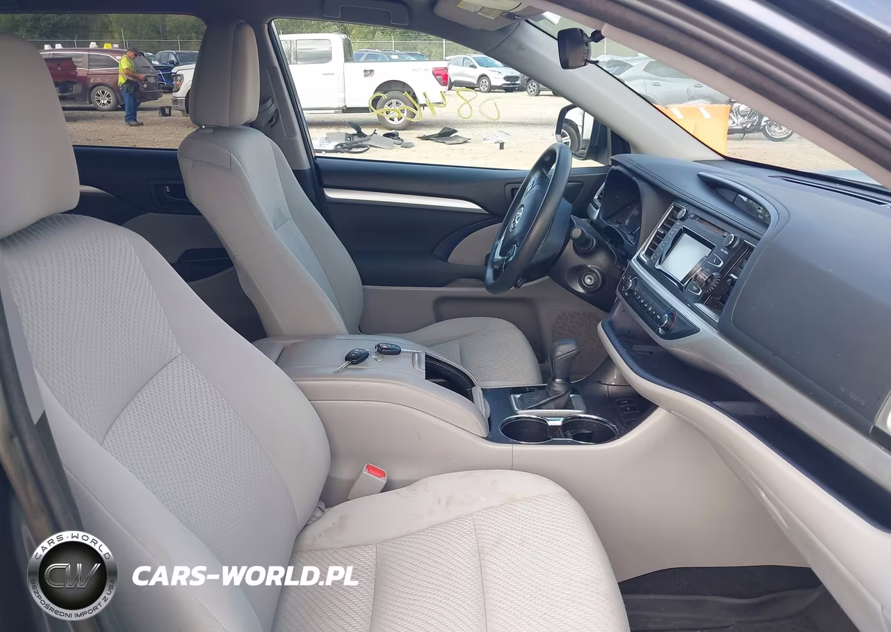2018 Toyota Highlander Le VIN:5TDZARFH2JS035773 - 5
