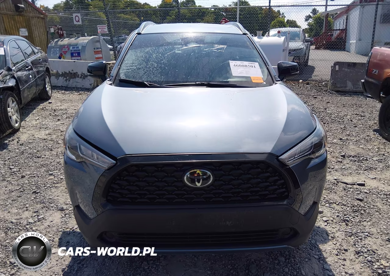 2025 Toyota Corolla Cross Le VIN:7MUCAABG8SV125327 - 13