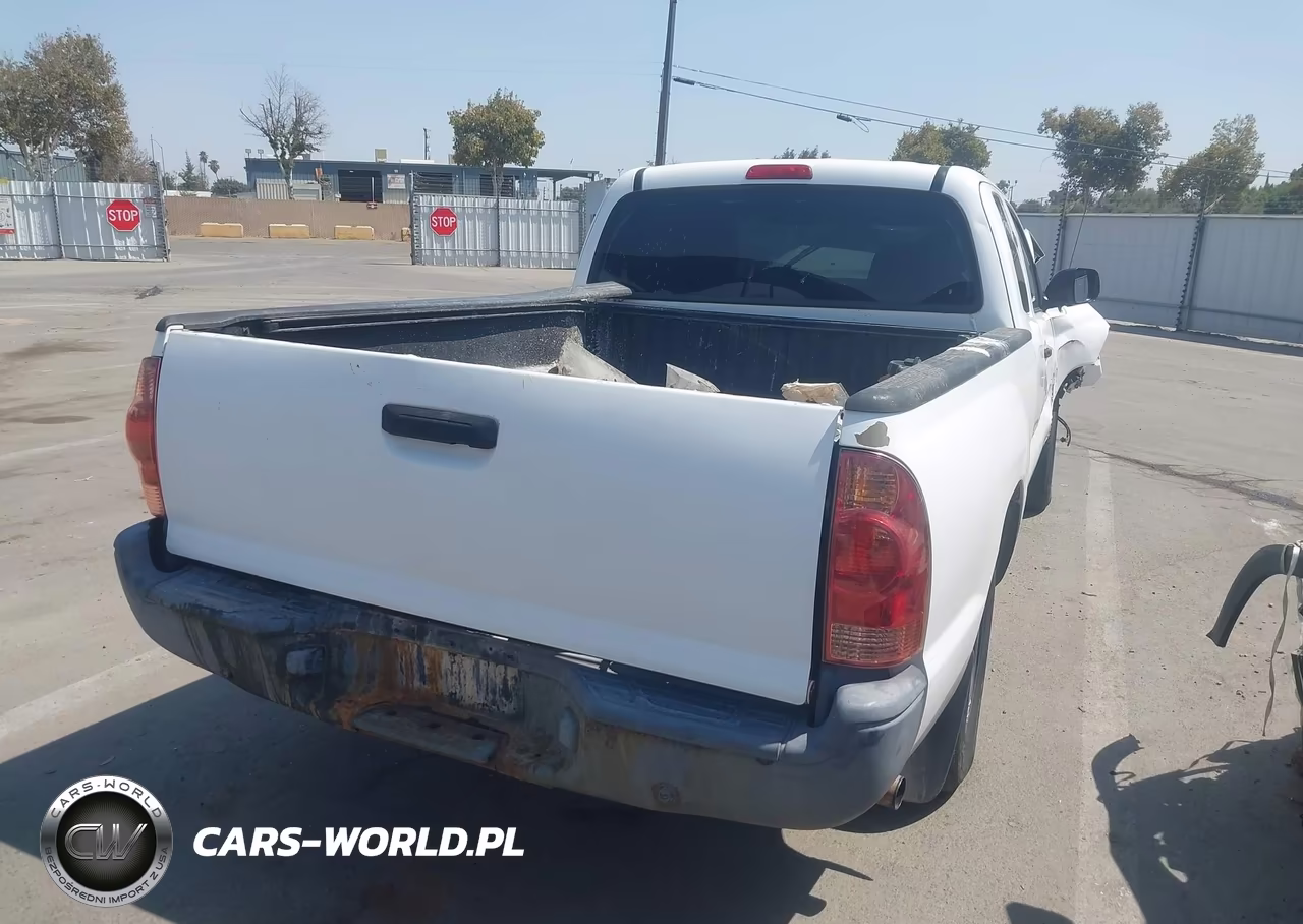 2015 Toyota Tacoma VIN:5TFTX4CN1FX058609 - 4