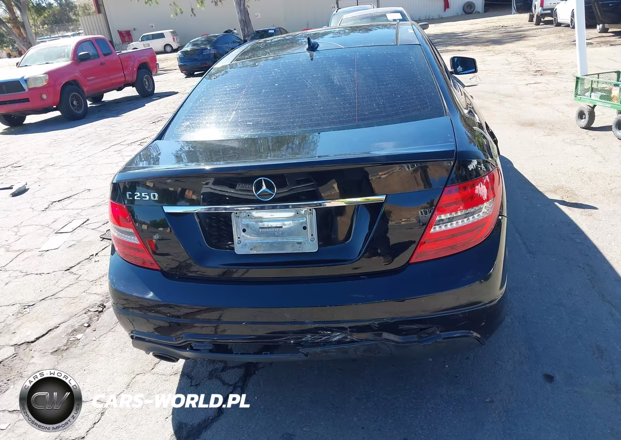 2015 Mercedes-Benz C 250 VIN:WDDGJ4HB9FG356753 - 16