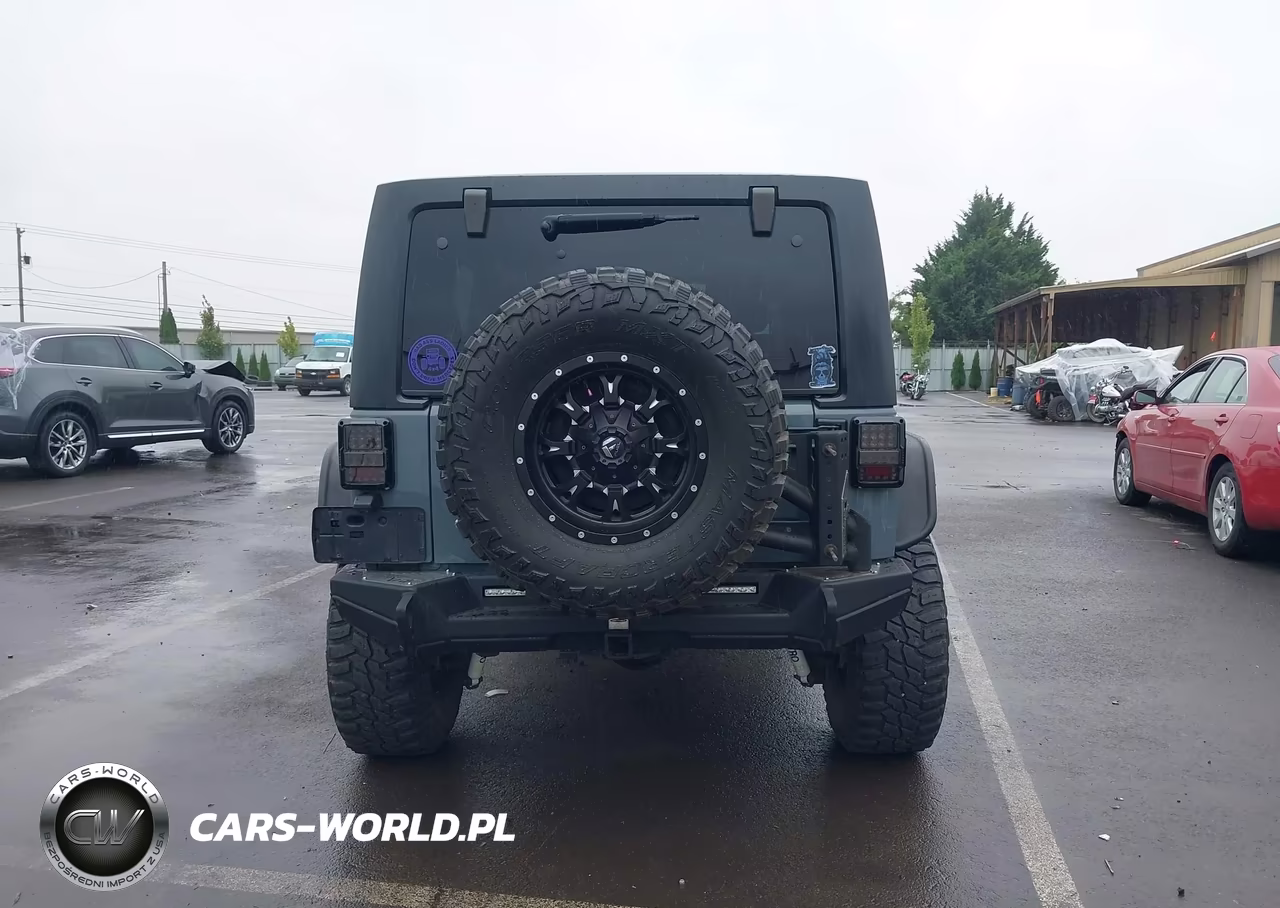 2015 Jeep Wrangler Unlimited Sport VIN:1C4BJWDG1FL642685 - 16