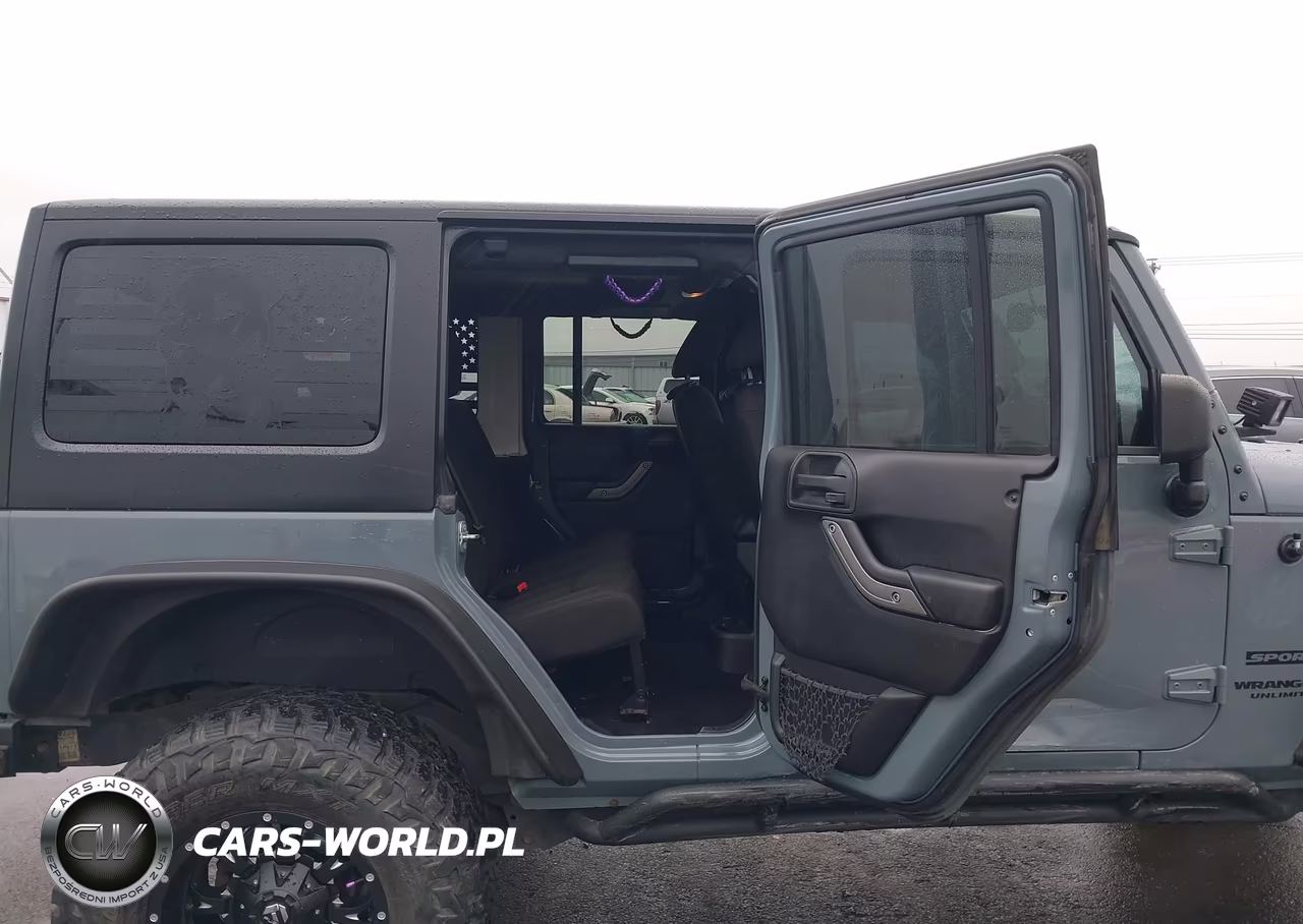 2015 Jeep Wrangler Unlimited Sport VIN:1C4BJWDG1FL642685 - 8