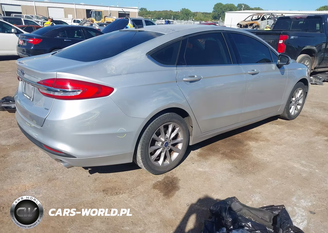 2017 Ford Fusion Se VIN:3FA6P0H77HR130995 - 4