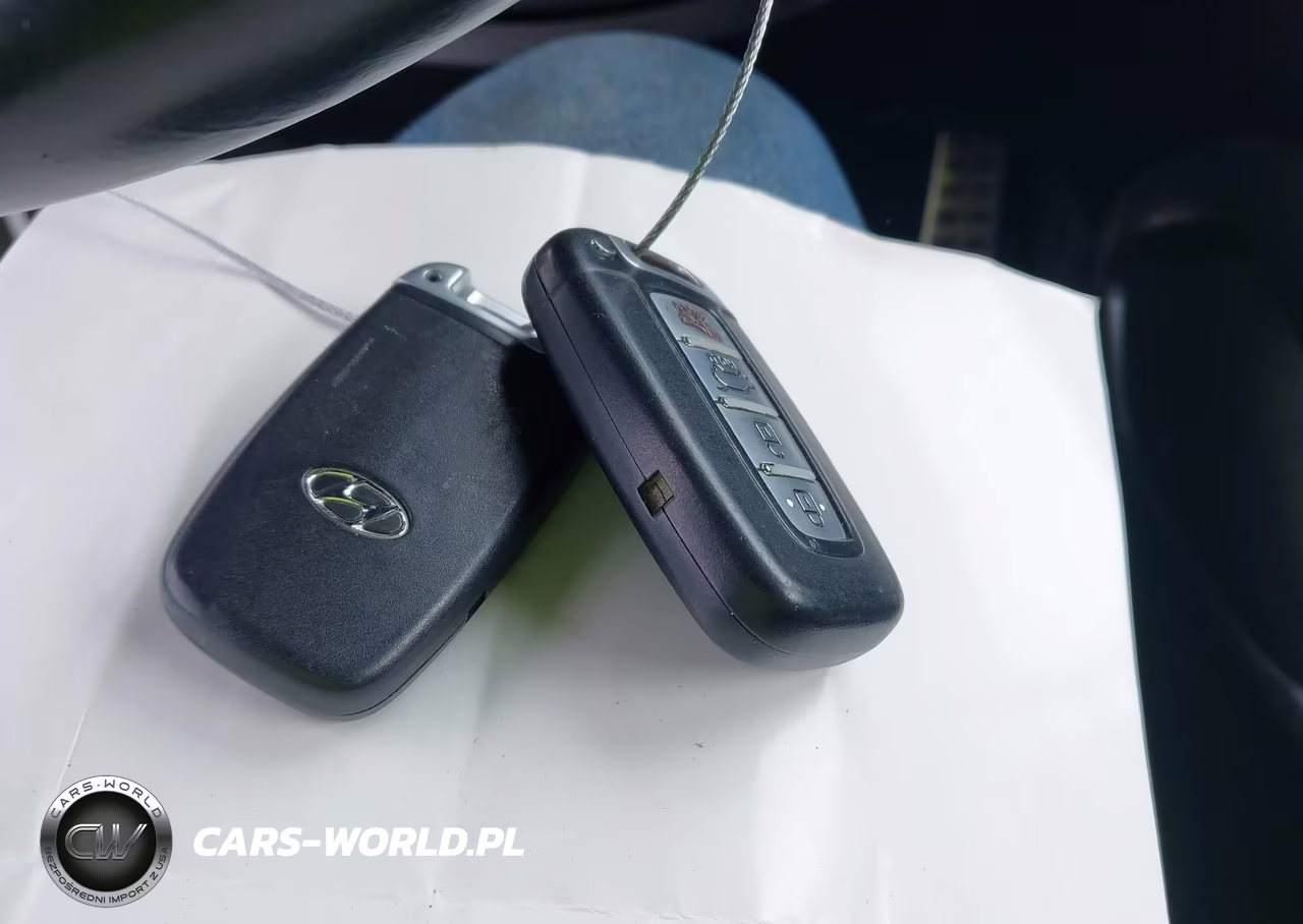 2015 Hyundai Veloster Turbo VIN:KMHTC6AE8FU240864 - 11
