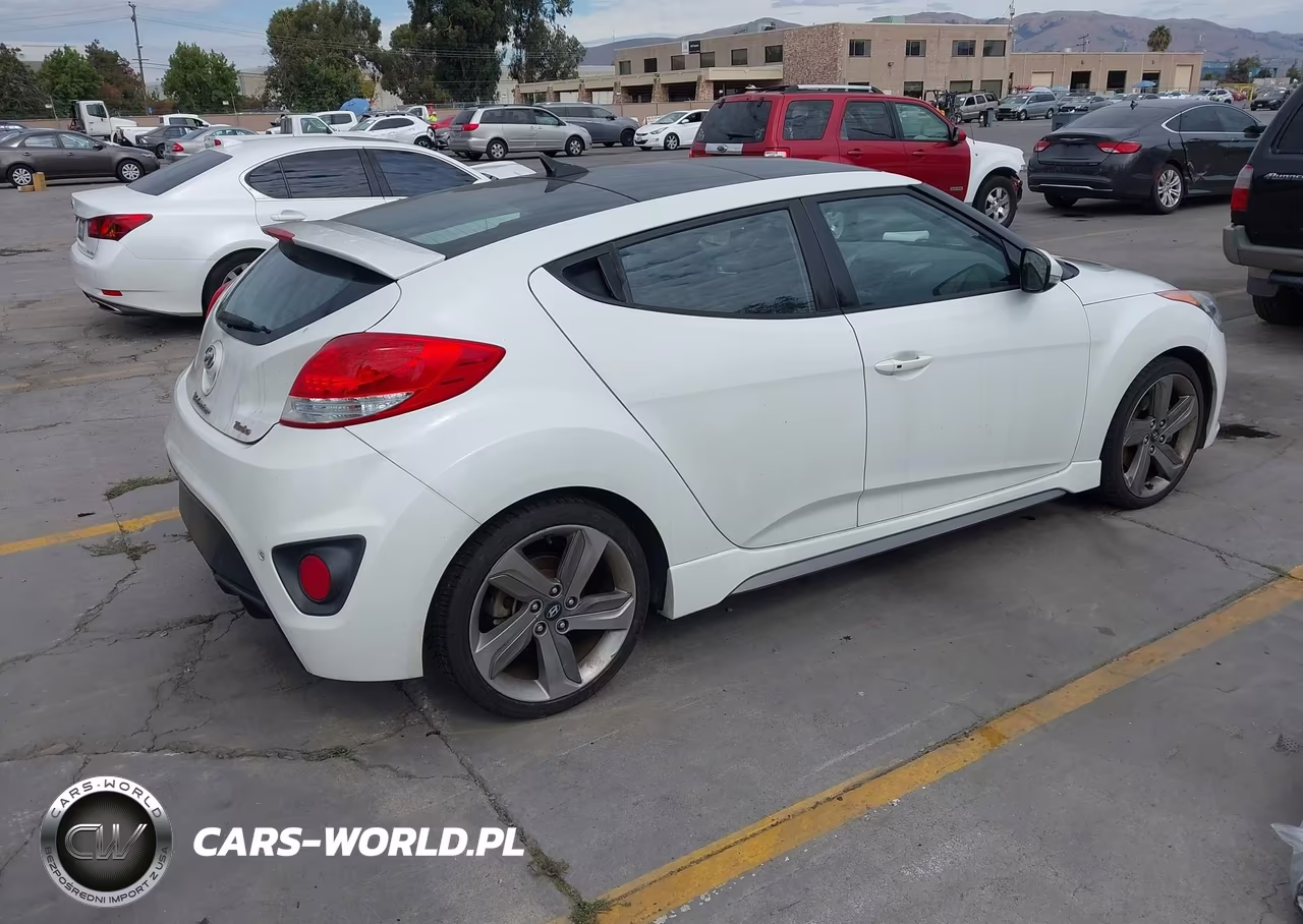 2015 Hyundai Veloster Turbo VIN:KMHTC6AE8FU240864 - 4