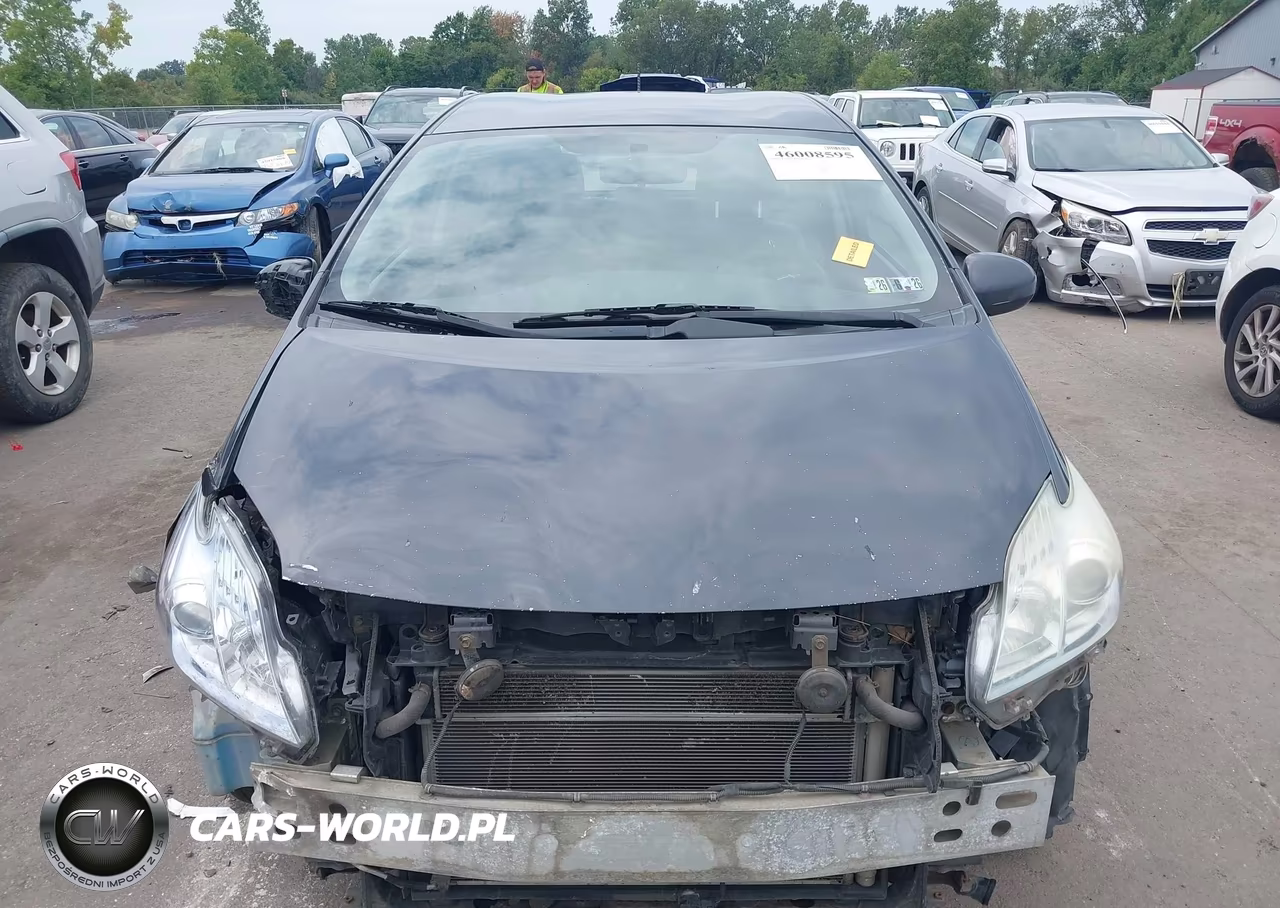 2011 Toyota Prius Two VIN:JTDKN3DU0B1366496 - 13