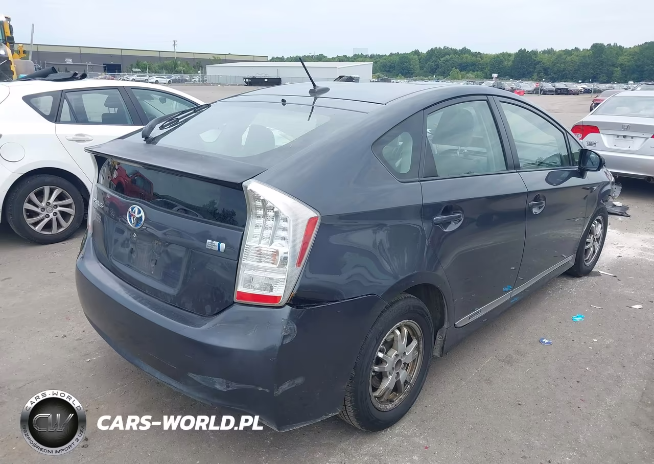 2011 Toyota Prius Two VIN:JTDKN3DU0B1366496 - 4