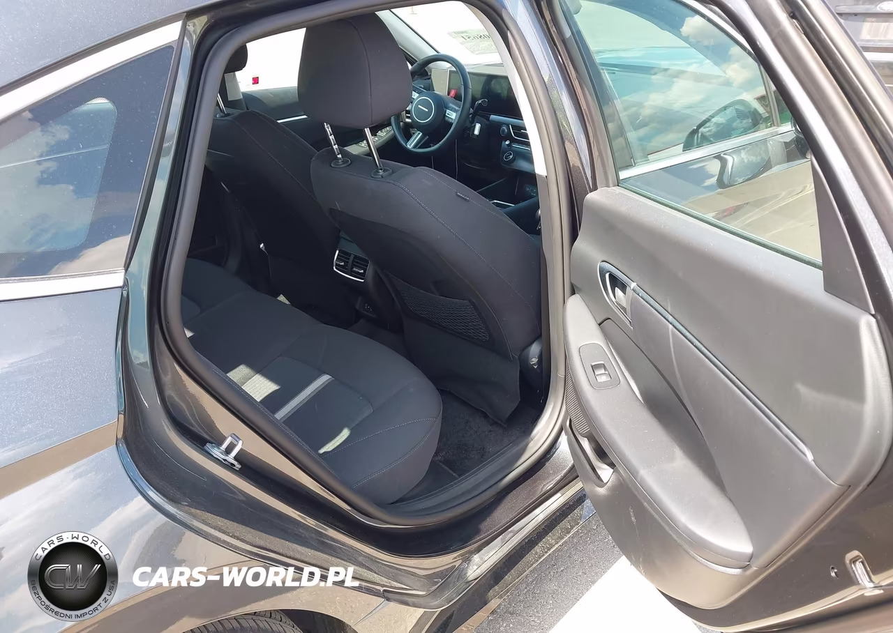 2026 Hyundai Sonata Hybrid Sel VIN:KMHL34JJ2TA153251 - 8