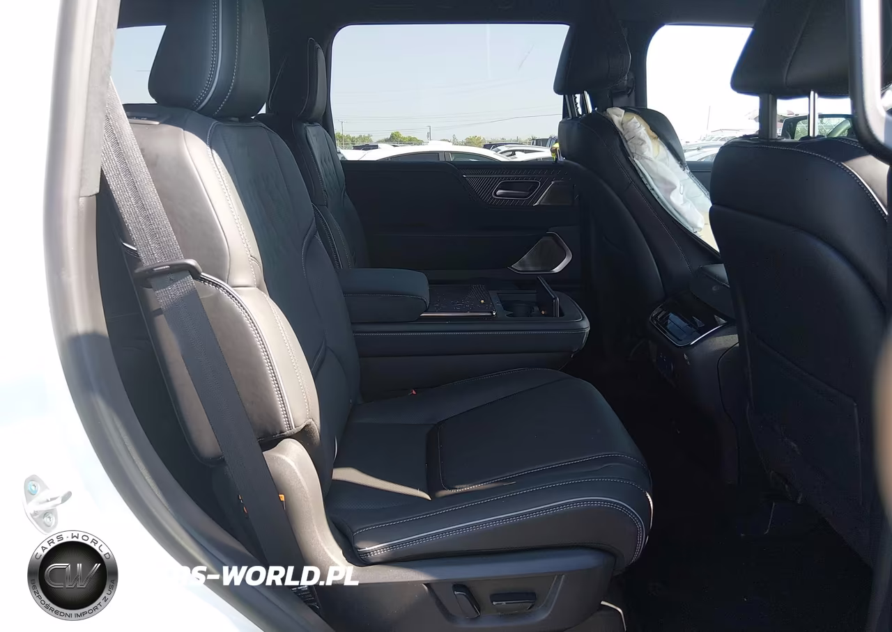 2027 Infiniti Qx80 VIN:JN8AZ3CC6V9640643 - 8