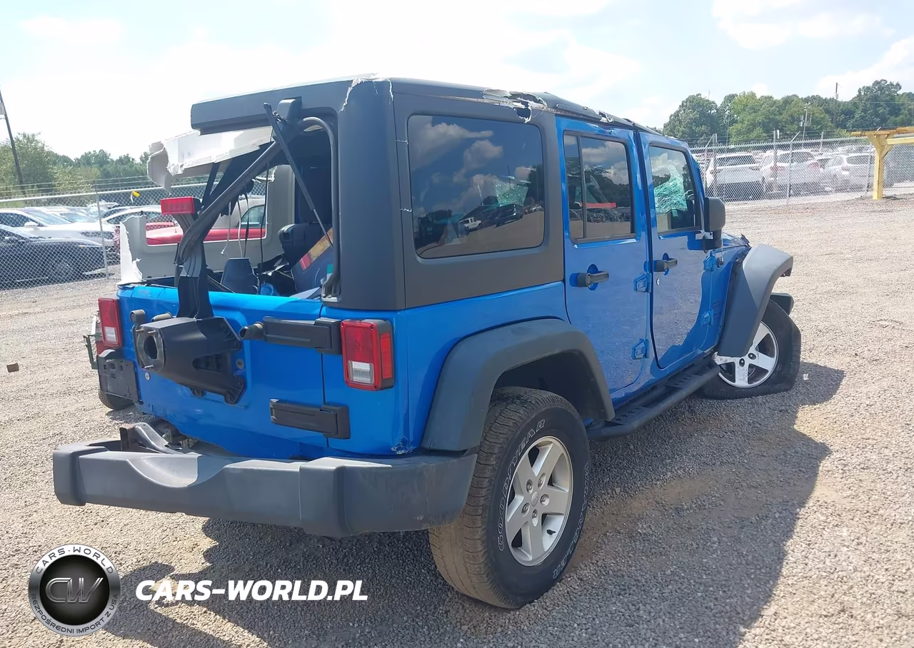 2016 Jeep Wrangler Unlimited Sport VIN:1C4BJWDG7GL260162 - 4
