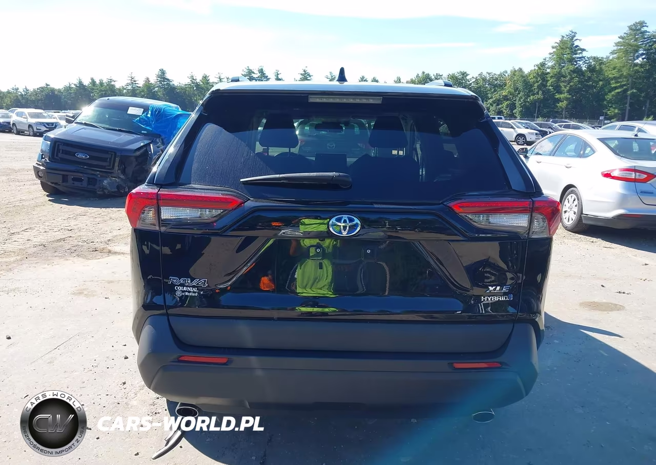 2021 Toyota Rav4 Hybrid Xle VIN:2T3RWRFV6MW128046 - 17
