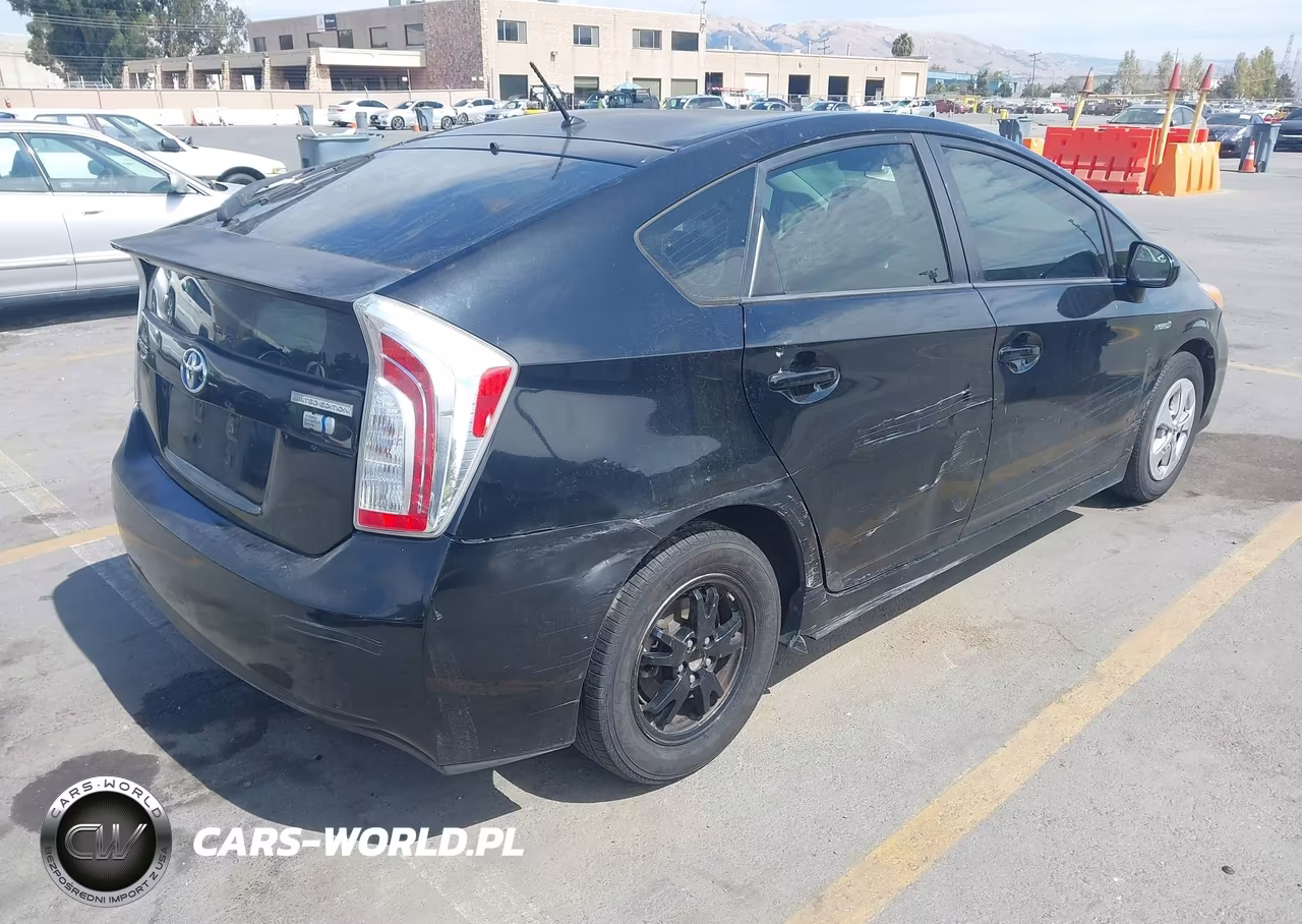 2012 Toyota Prius Two VIN:JTDKN3DU3C5425308 - 4