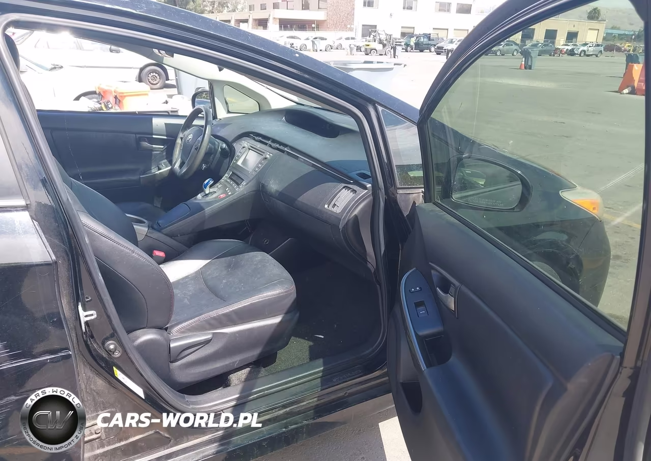 2012 Toyota Prius Two VIN:JTDKN3DU3C5425308 - 5