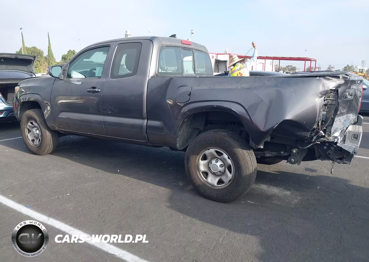 2018 Toyota Tacoma Sr VIN:5TFRX5GN4JX109961 - 3