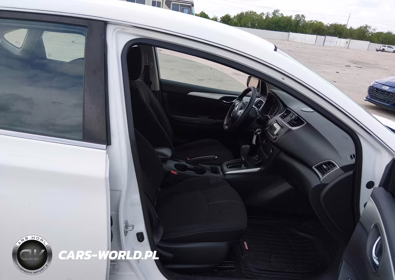 2018 Nissan Sentra S VIN:3N1AB7AP2JY284762 - 5