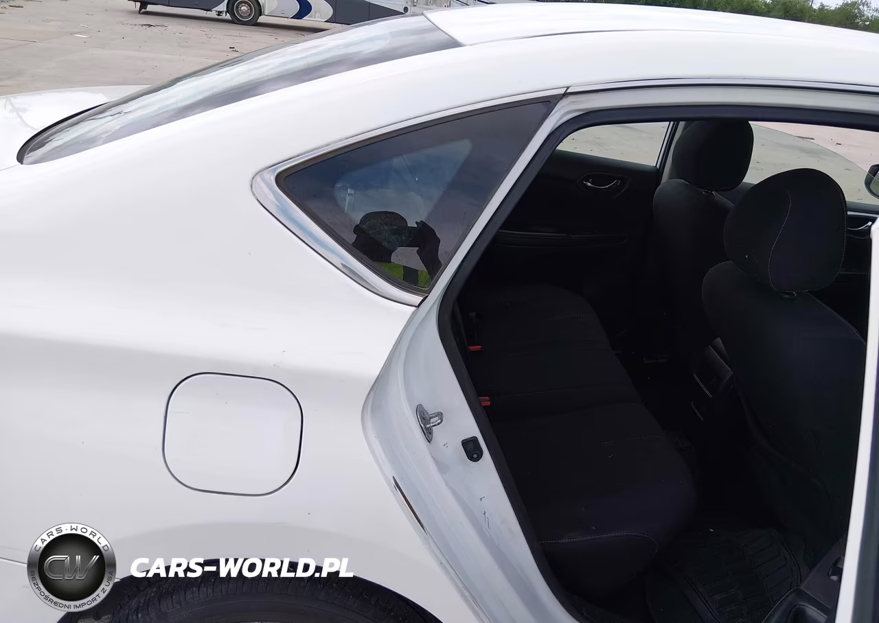 2018 Nissan Sentra S VIN:3N1AB7AP2JY284762 - 8